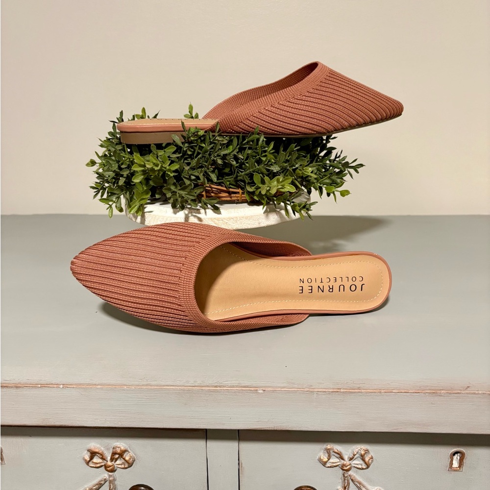 Journee Collection Women's Clay Knit Mules